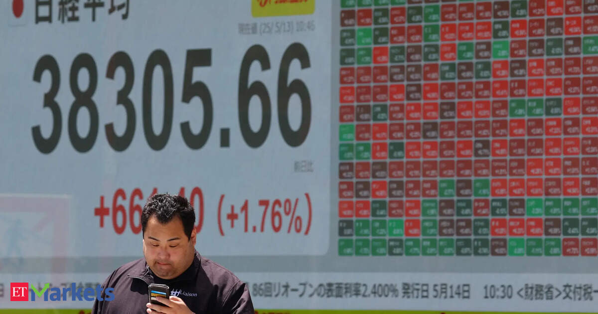 Japan’s 10-year bond yield reverses course to fall on portfolio rebalancing need