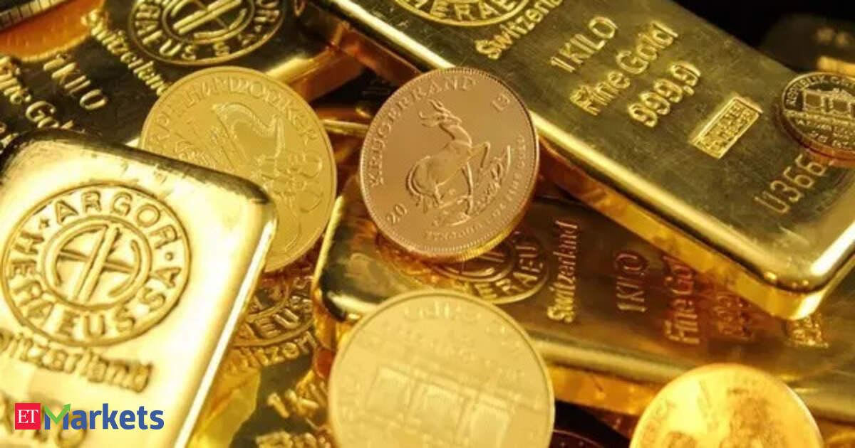 India swings to premium on price retreat; China demand muted