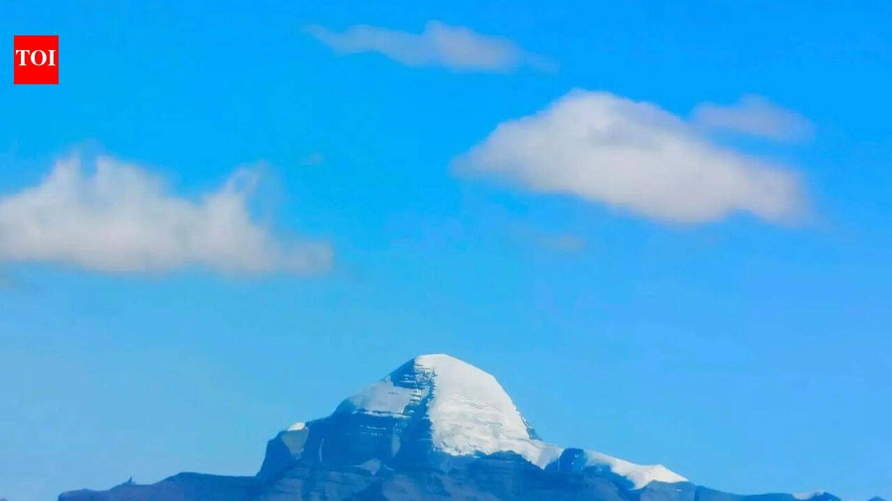 MEA Issues Travel Advisory for Kailash Mansarovar Pilgrims Amid 52 Indians Stranded in Nepal | India News