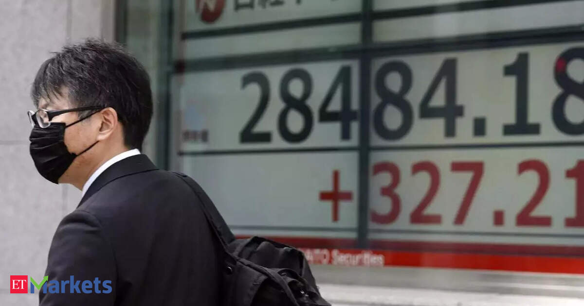 Global Market Today: Asian shares slip, oil pares climb