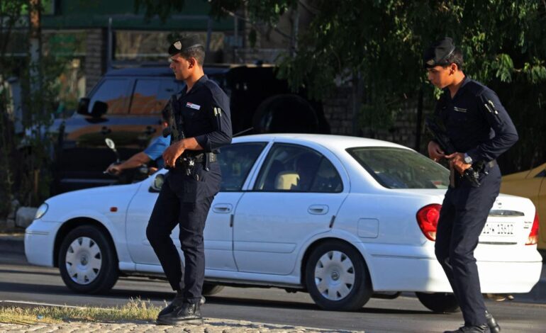 Iraq arrests 47 officials in anti-corruption campaign