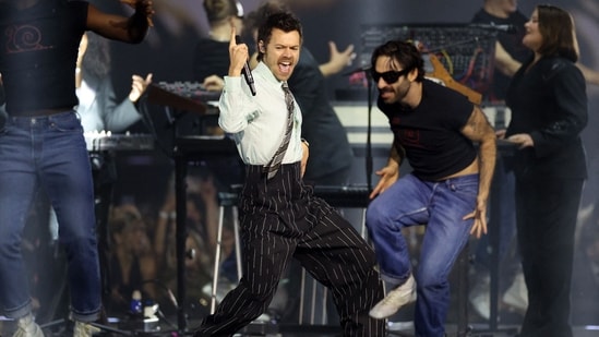 Why did Harry Styles collapse on stage at Wembley? Viral video sparks concern as fans ask, ‘Why didn’t his team notice?’