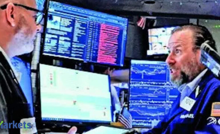 US stocks today: Nasdaq ends lower as chip weakness offsets solid earnings, economic data