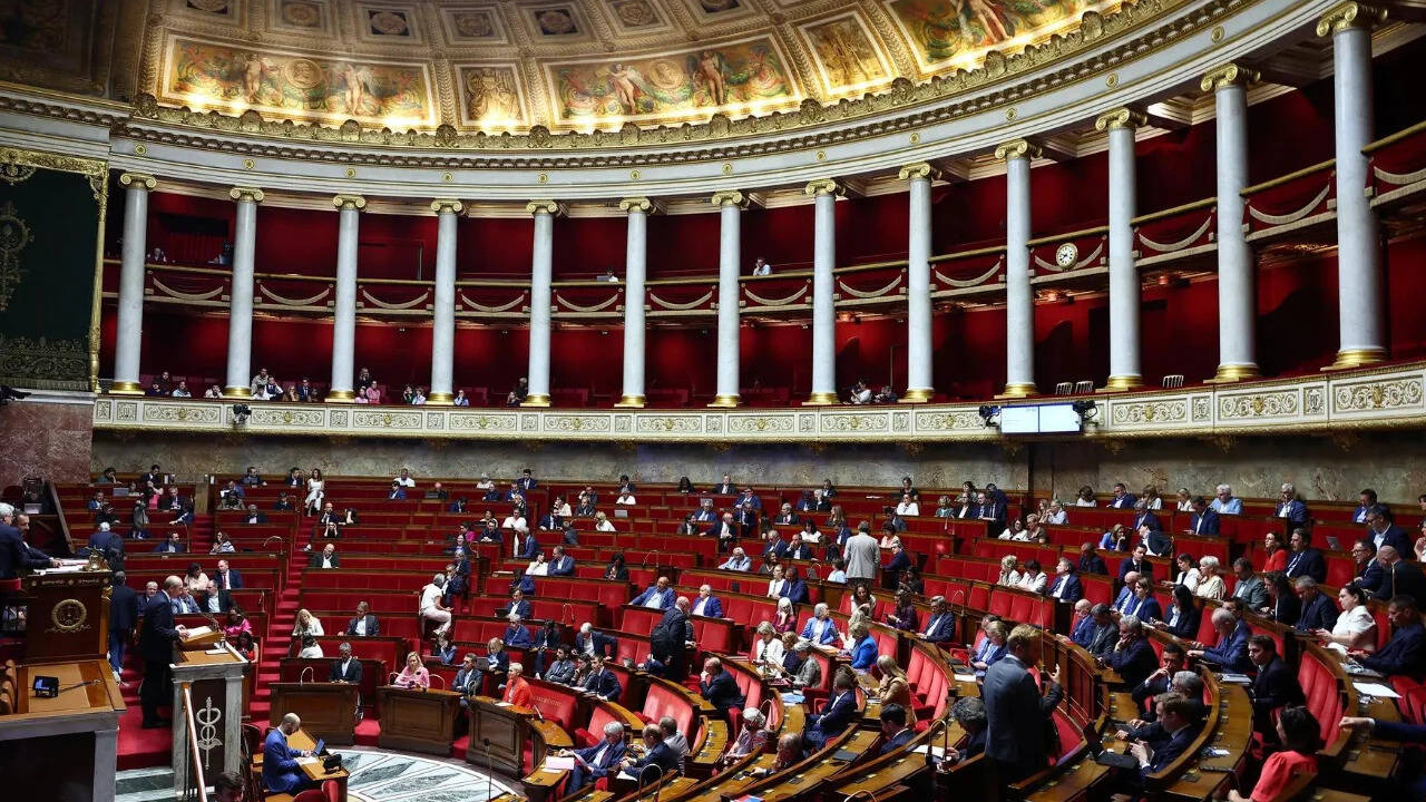 ‘No more social media before 15’: France passes landmark digital age law