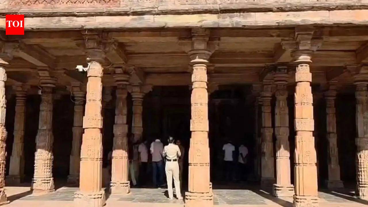 Bhojshala row: SC to hear Muslim side’s plea on alternate namaz site on Friday | India News