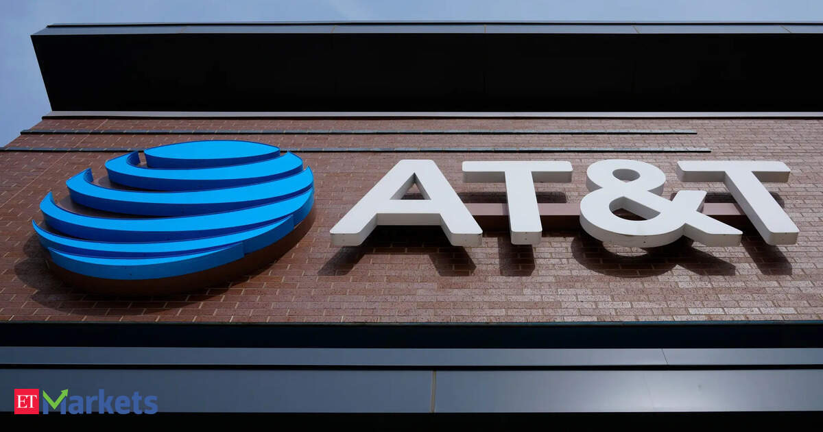 AT&T shares jump 4% after strong Q2 earnings, raising buyback target