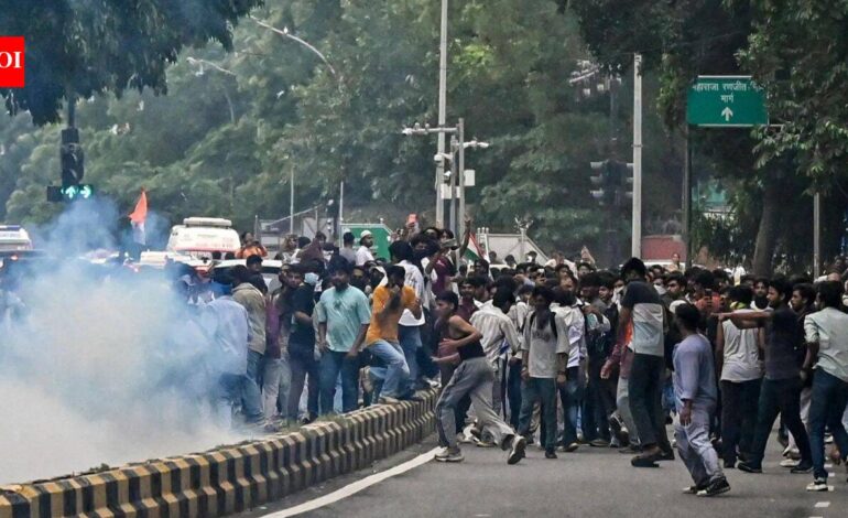 Offline maps, LoRa devices and tear gas hacks: Jantar Mantar protest survival tips trend online | India News