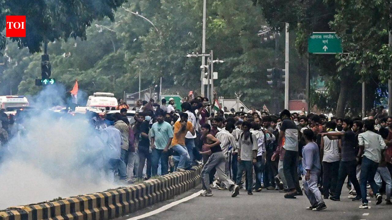 Offline maps, LoRa devices and tear gas hacks: Jantar Mantar protest survival tips trend online | India News