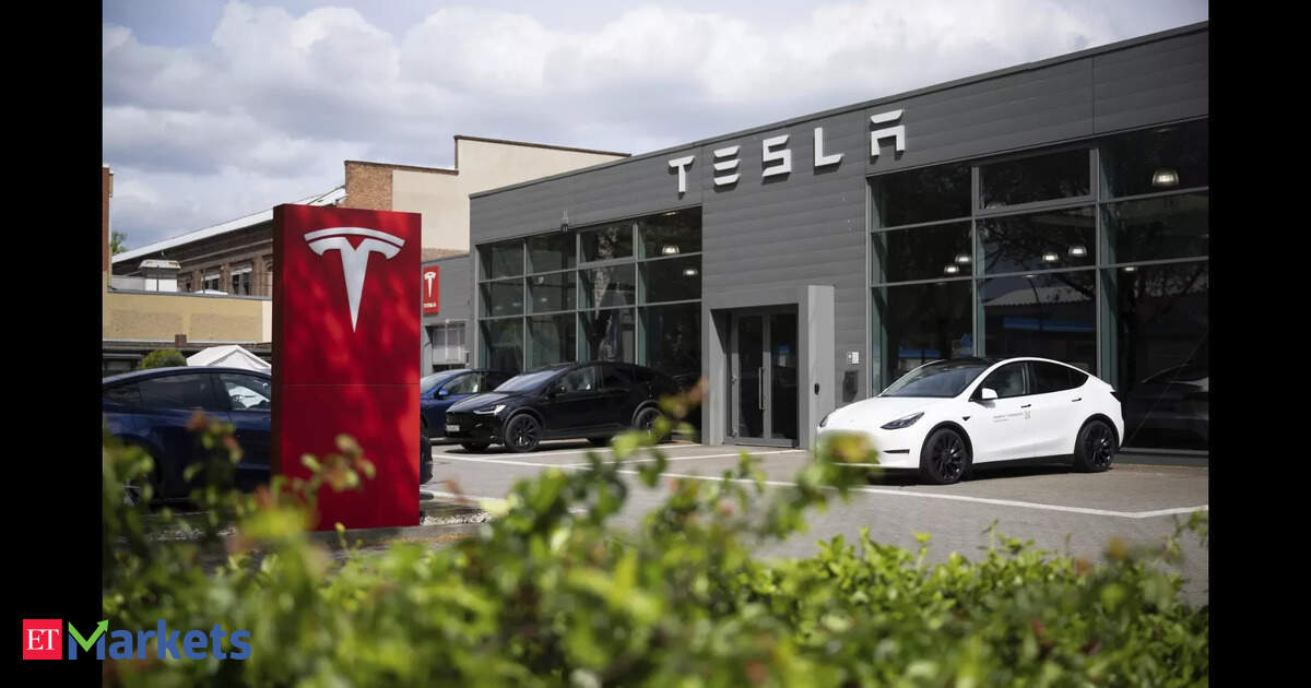 Tesla short sellers mint $4 billion profit as shares nosedive
