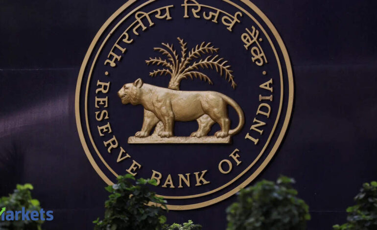 Banking liquidity hits lowest since June 29; RBI data reveals Rs 2,884 crore deficit