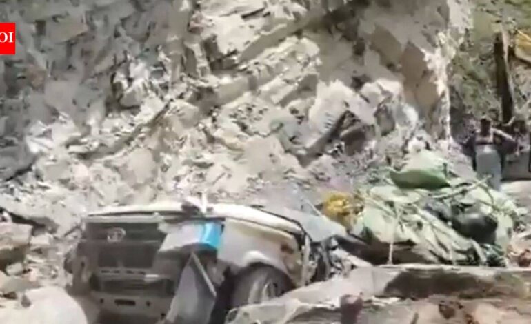 Himachal Pradesh: At least 13 feared dead after taxi crushed by boulders in Lahaul-Spiti | India News