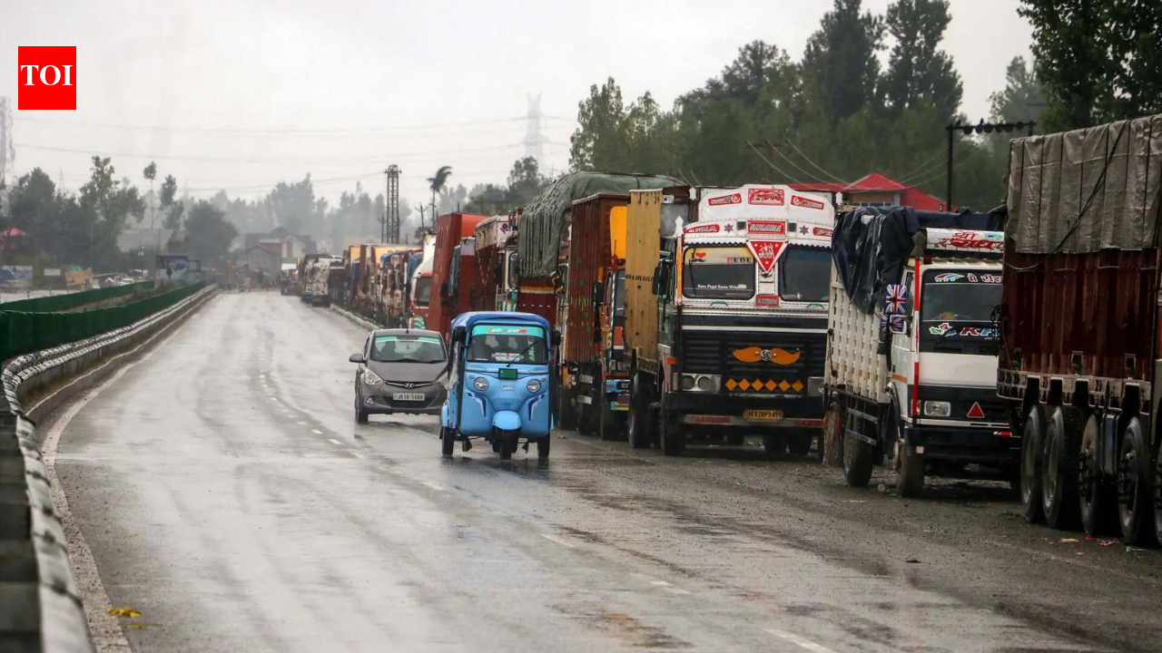 Amid rain & fresh landslides, Jammu-Srinagar NH closure enters Day 3 | India News