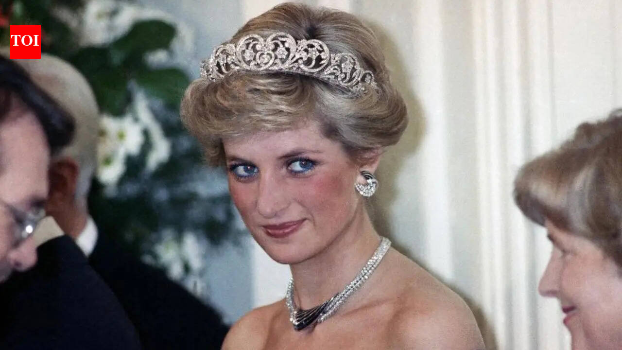 Quote of the day by Princess Diana: “Carry out a random act of kindness, with no expectation of reward…” | World News