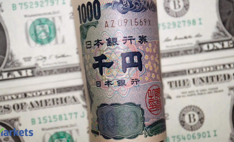 Yen records biggest weekly drop in over two months, dollar climbs for the week
