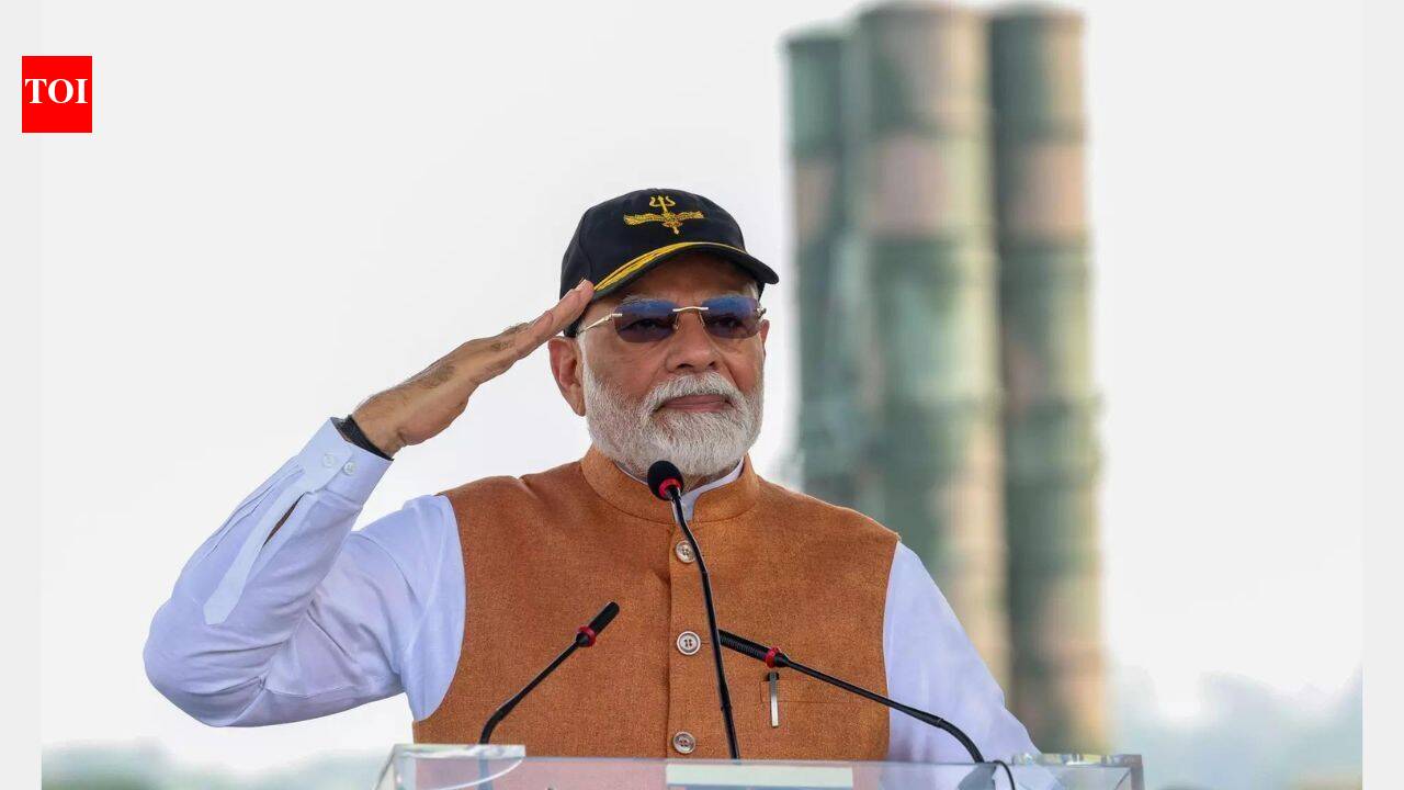 ‘Gratitude to brave soldiers’: PM Modi pays tribute to Kargil heroes on 27th Vijay Diwas | India News