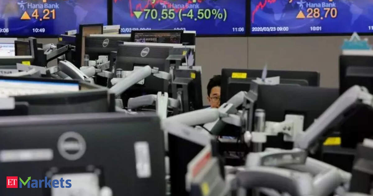 South Korean shares turn lower as chipmakers fall ahead of earnings