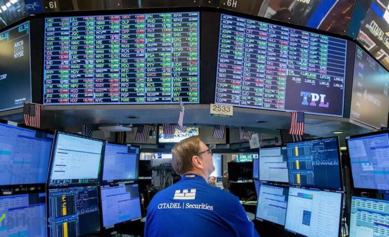 US stocks: US market ends mixed as investors focus on tech earnings