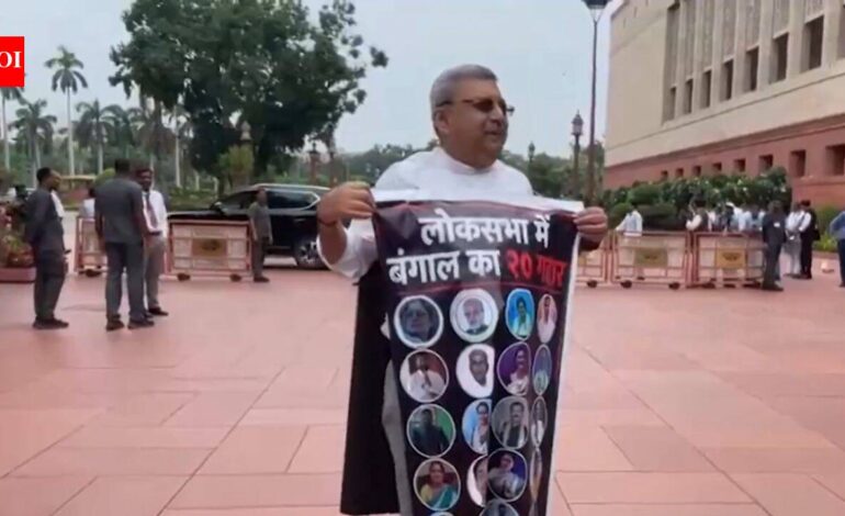 ’20 Traitors’ of Bengal: TMC’s Kalyan Banerjee Protests Against Rebel MPs in Parliament | India News