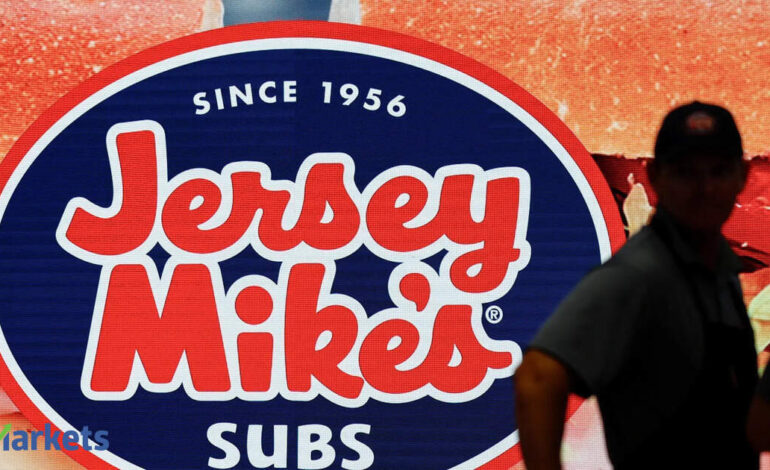 US stocks: Jersey Mike’s shares fall 8.7% in New York debut
