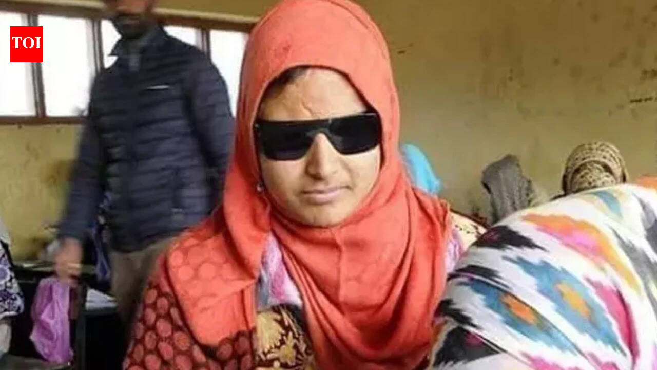 Insha Mushtaq: Jammu and Kashmir: Government clears funds for pellet survivor Insha’s gas agency after 8-year wait | India News