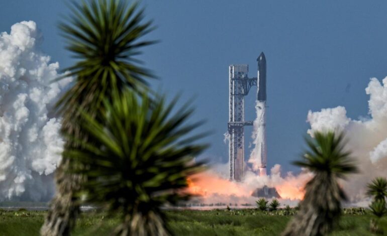 SpaceX launches Starship on another test flight, this time with the most advanced Starlinks