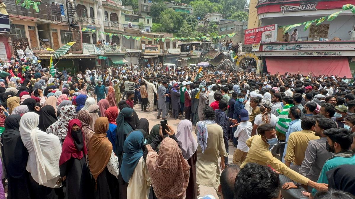 Tensions prevail in PoK as clashes continue between security forces and JAAC activists amid elections