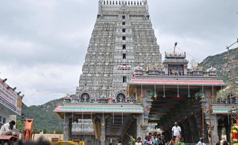 Man held for using duplicate keys to allow devotees worship at Arunachaleswarar temple in Tiruvannamalai