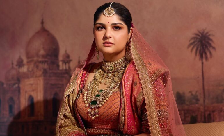 Anshula Kapoor wore her late mother’s 42-year-old gold tissue and zardozi dupatta with her Tarun Tahiliani wedding lehenga