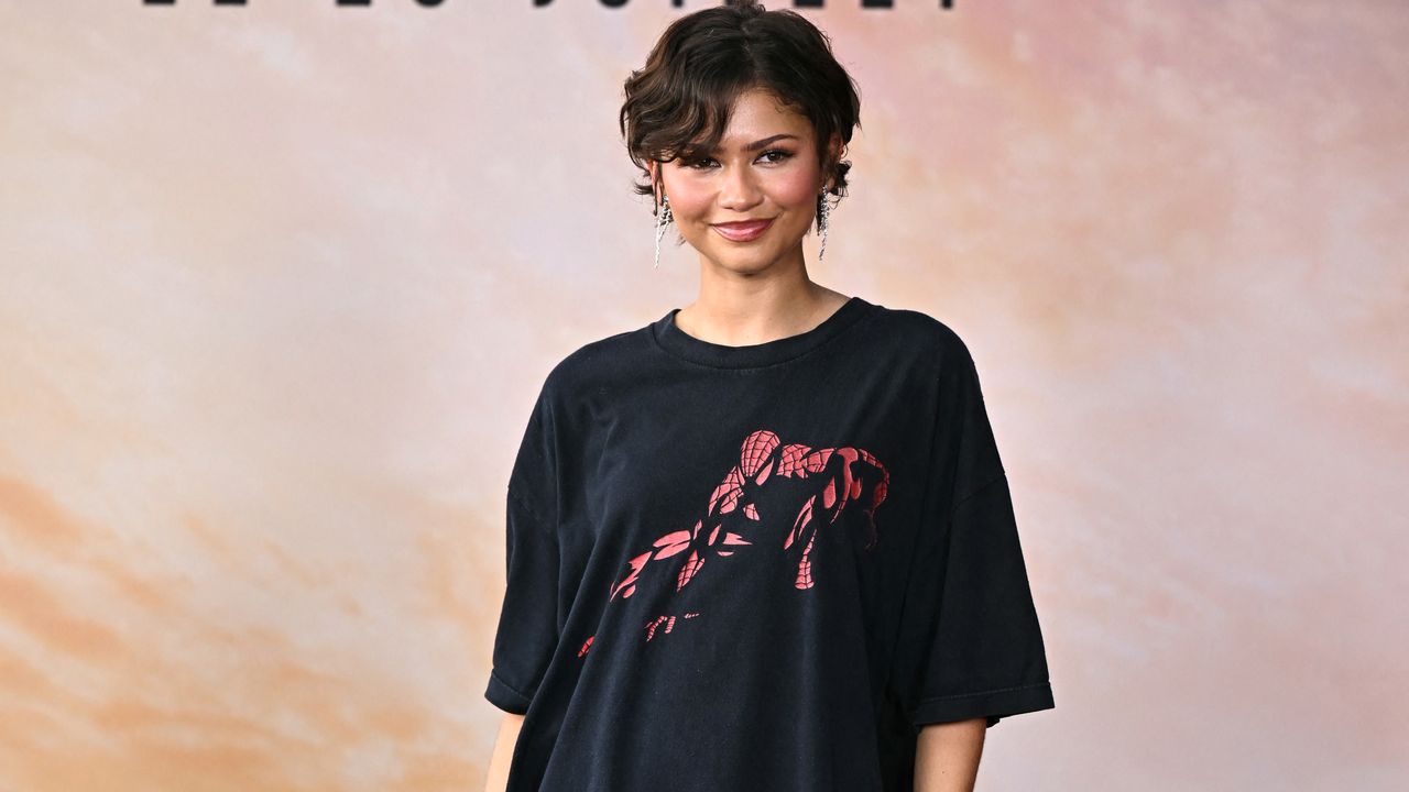The oversized T-shirt is this season’s hottest trend