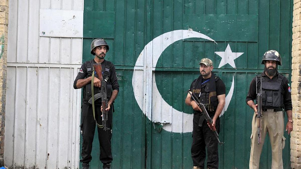 Suicide bombing in Pakistan kills 15, including 12 soldiers: Army