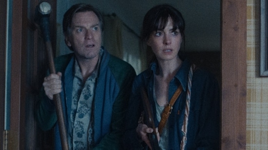 Anne Hathaway, Ewan McGregor bring ‘depth’ and ‘strength’ to The End of Oak Street, says director David Robert Mitchell