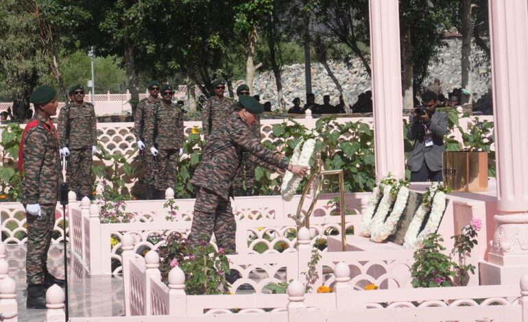 Kargil Vijay Diwas: President Murmu, PM Modi lead nation to pay tributes to war heroes on 27th anniversary of ‘Operation Vijay’