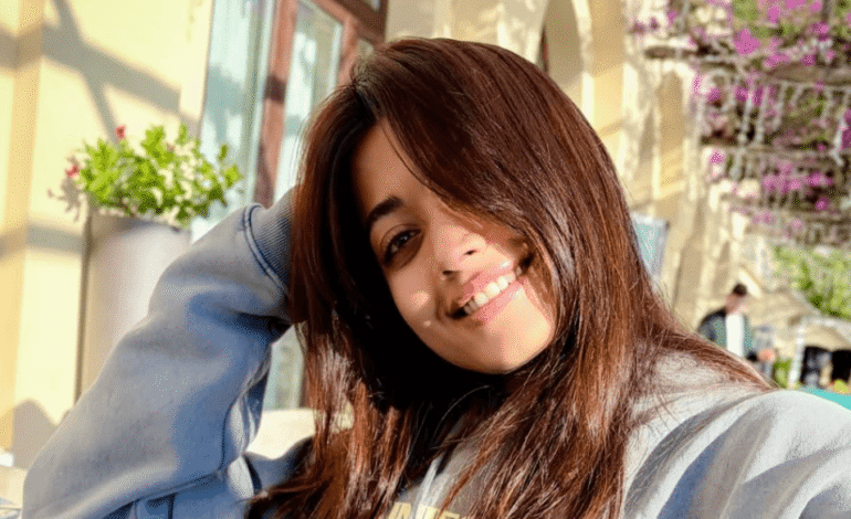 11 hydrating leave-in conditioner mists for frizzy monsoon hair