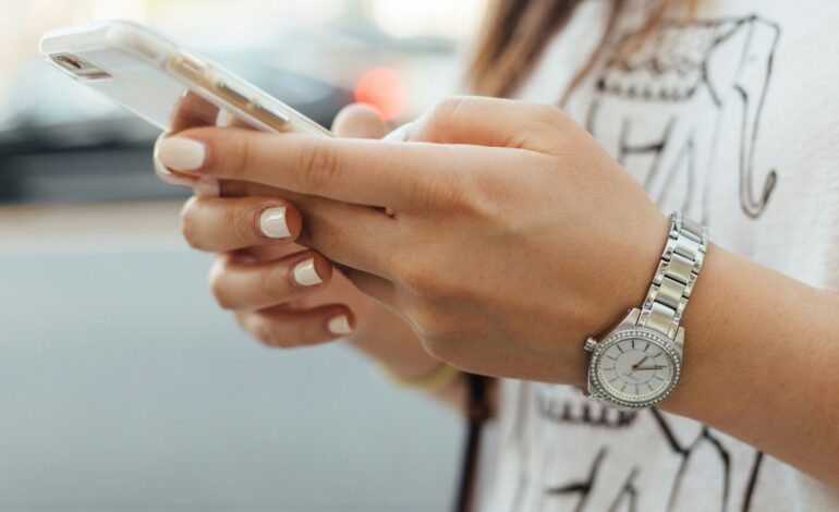 One Tech Tip: How to soothe thumb pain when texting and scrolling | Technology News