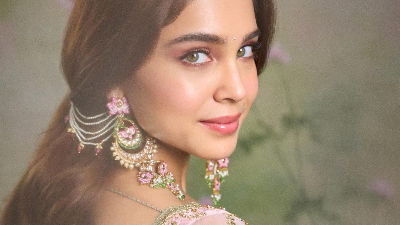 The wedding guest jewellery capsule for people who hate overpacking