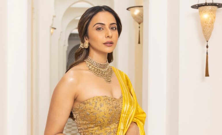 Rakul Preet Singh Kanchipuram sari celebrates traditional ‘muthu kattam’ checks woven in gold zari