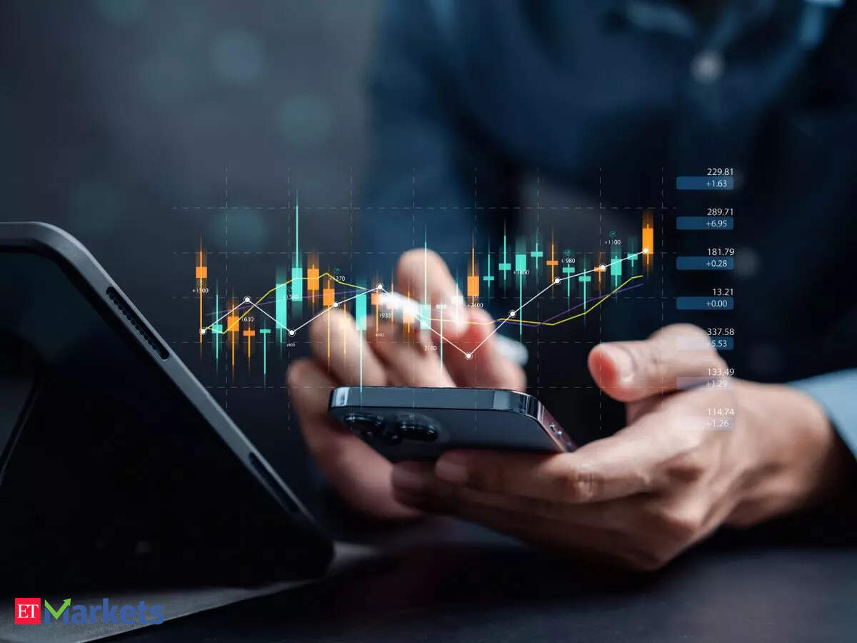 10 large-cap stocks trading below their industry average PE – Low PE largecap stocks