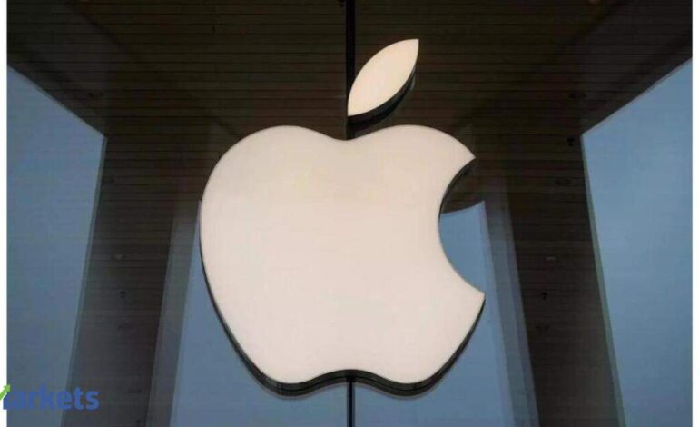 Apple shares tumble 9% on supply worries, on track for worst single-day fall in over 6 years