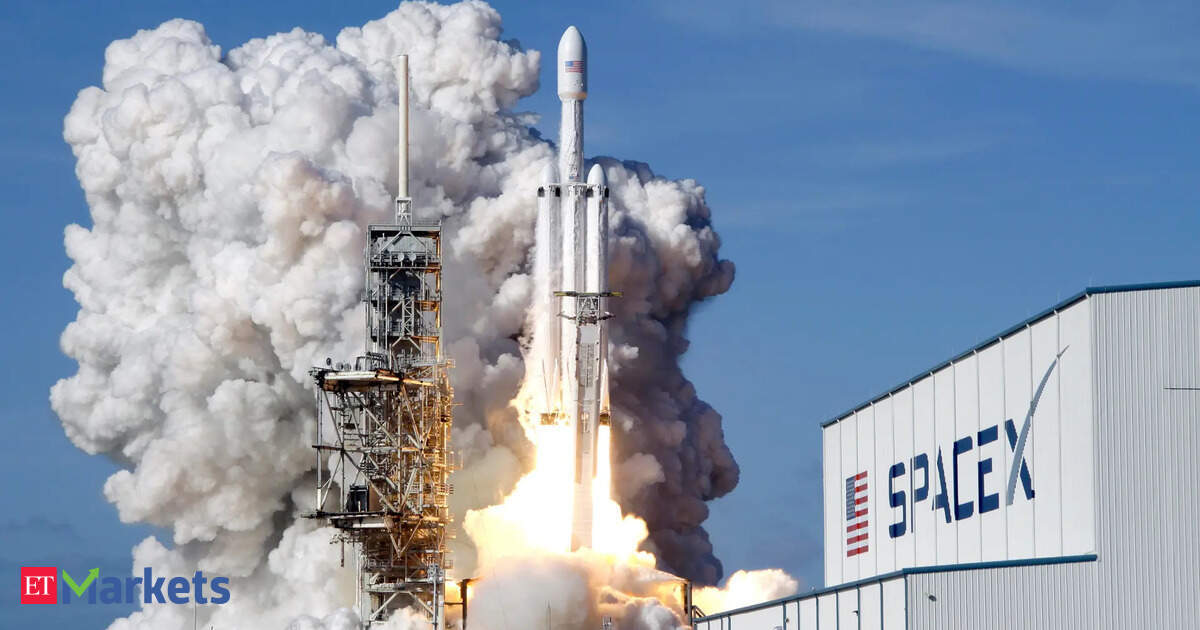 Elon Musk loses nearly half of his wealth as SpaceX shares crash 46%. More downside ahead?