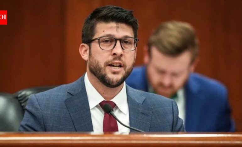 Florida Attorney General threatens catholic schools over vaccine mandate policy, says accept exemptions or lose funding | World News