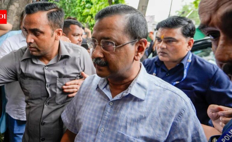 AAP protest E20 petrol policy: Kejriwal, Sisodia stage sit-in after march to PM Modi’s residence stopped | India News
