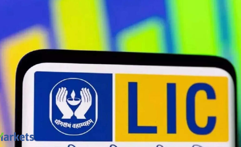 Institutional investors over-subscribe LIC OFS, govt opts for green-shoe option