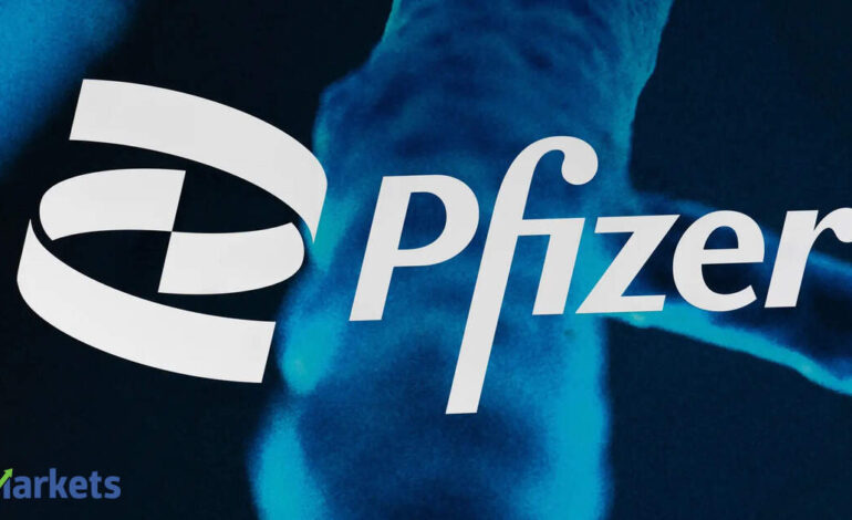 Drugmaker Pfizer beats earnings estimates, targets $2.5 billion in additional cost cuts