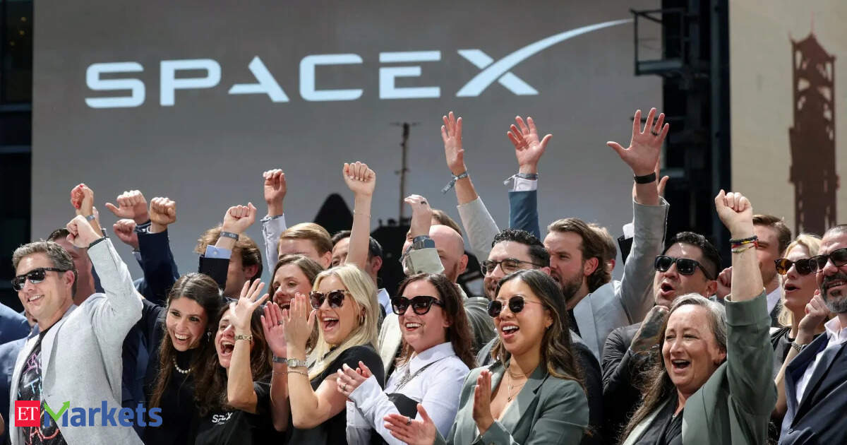 SpaceX draws retail investors despite fall in shares post earnings