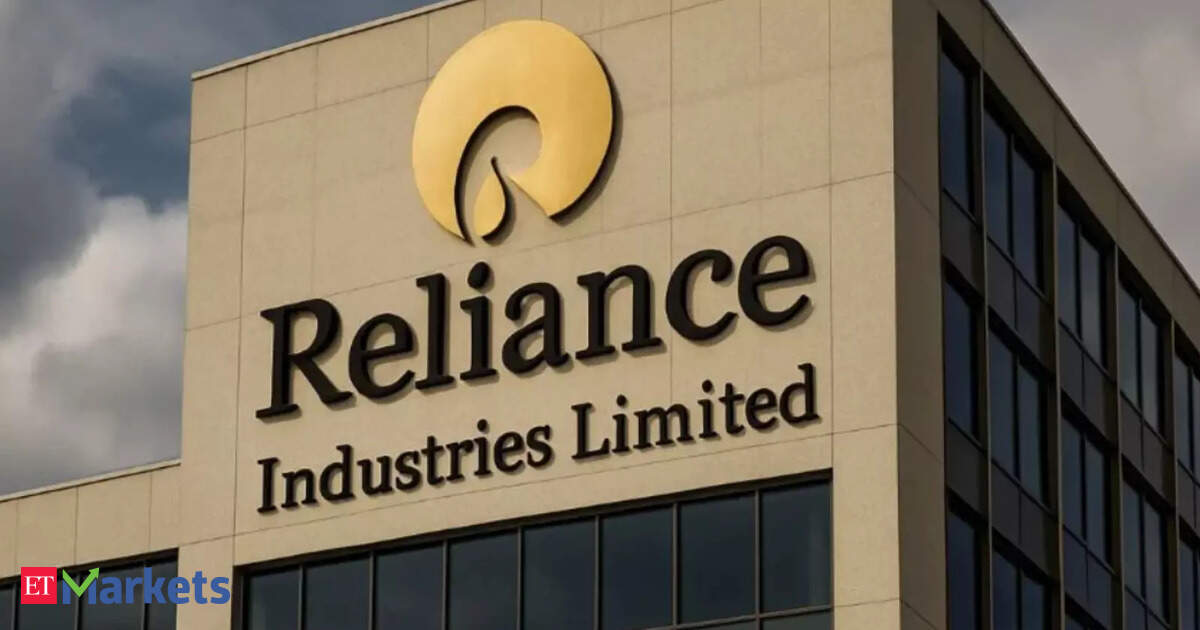 RIL, SBI shares rally up to 3.5% on heavy volumes as heavyweights lead charge