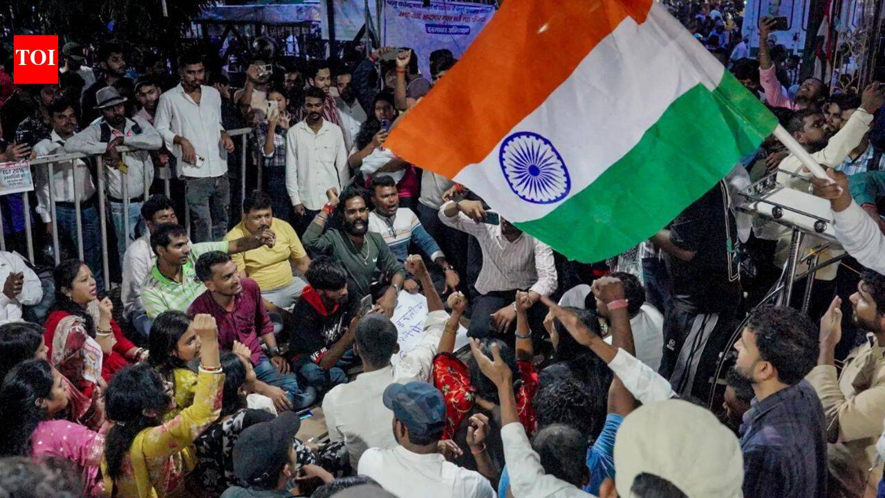 Jharkhand student protest Day 14: Hunger strike continues as BJP, Rahul Gandhi back students | India News