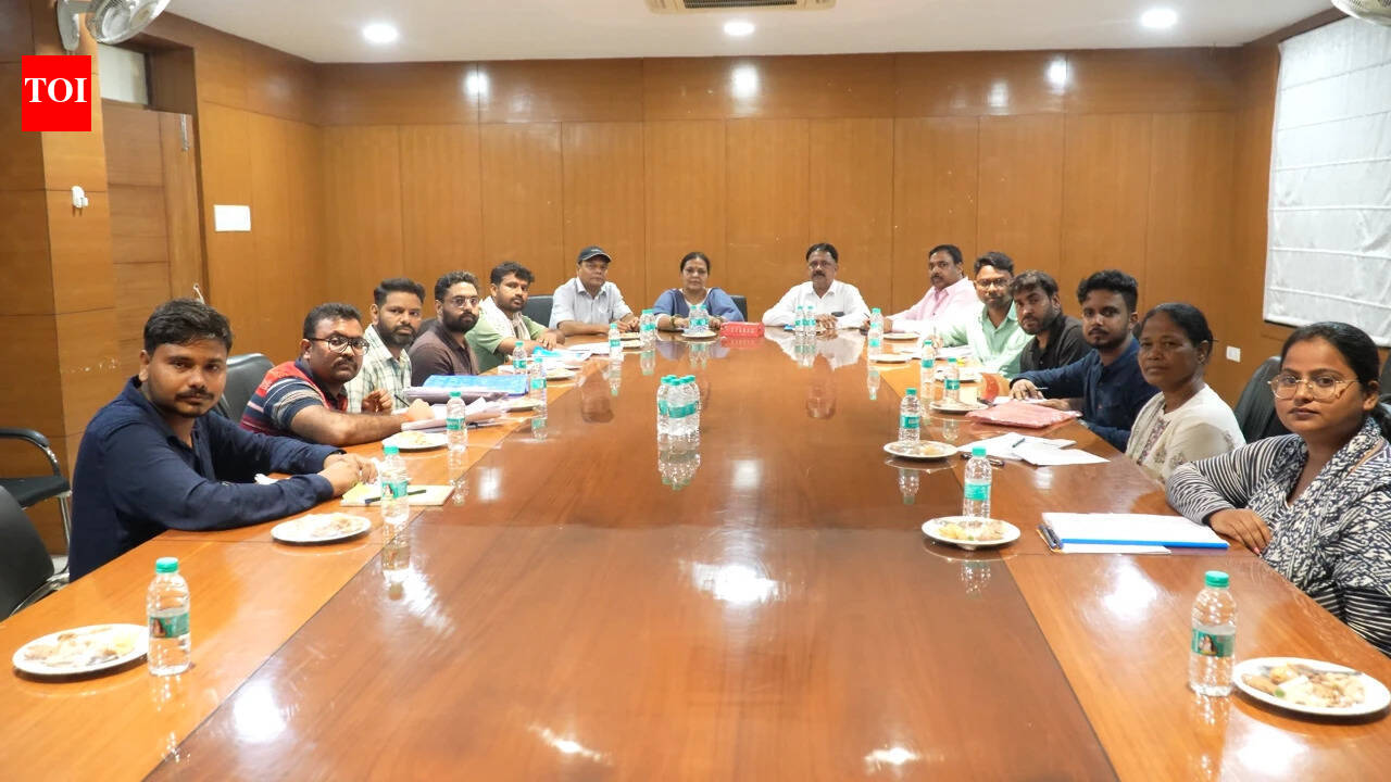 Jharkhand government holds talks with protesting students, promises to consider demands | India News