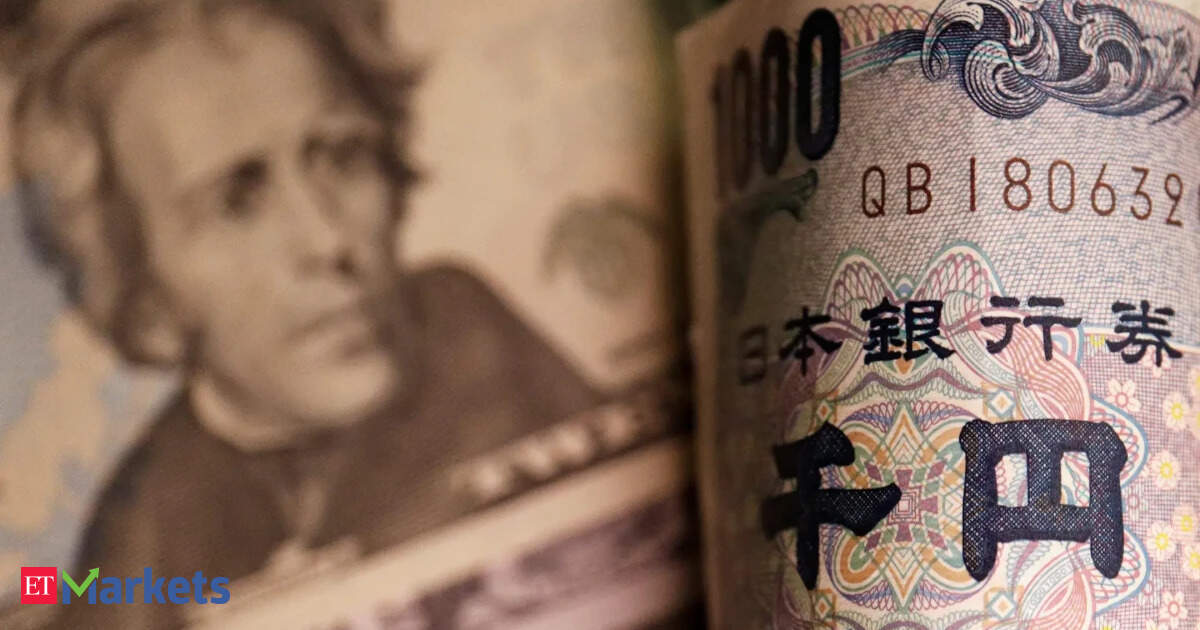 Dollar falls against yen, euro as weak US jobs data clouds Fed outlook