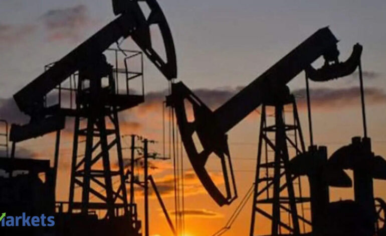 Oil slips, heads for weekly loss as Hormuz deal uncertainty persists
