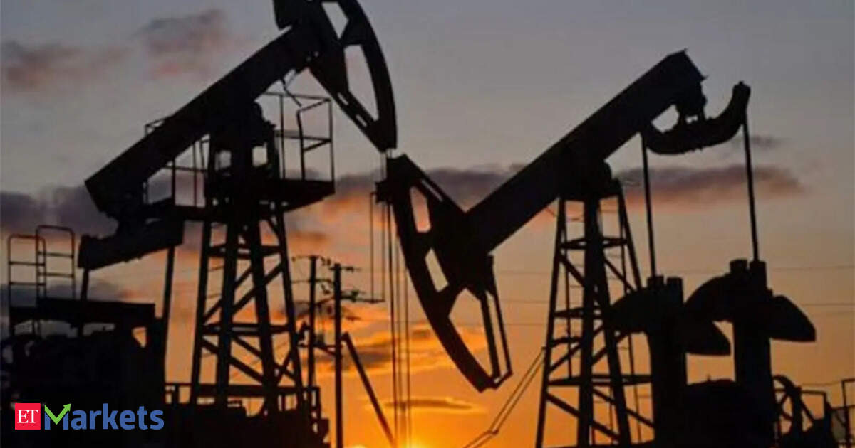 Oil slips, heads for weekly loss as Hormuz deal uncertainty persists